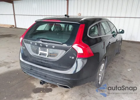 2016 Volvo V60 T5 Drive-E Premier из США, поврежденный, VIN YV140MEK0G1287597